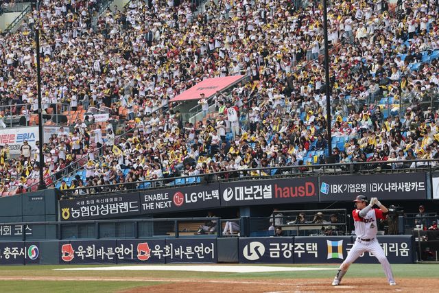 올 시즌 KBO리그가 역대 최소 334경기만에 600만 관중을 넘어섰다. 종전 기록을 16경기나 앞당겼다. 뉴시스