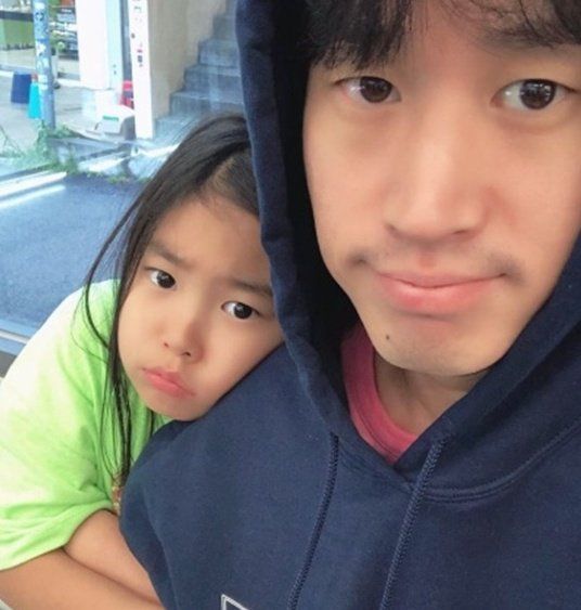 어린시절 이하루(왼쪽)와 타블로. 사진캡처 | SNS