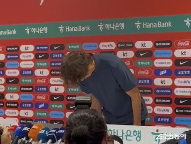 홍명보 감독이 29일(한국시간) 멕시코 할리스코주 사포판의 치바스 베르데 바예에서 열린 기자회견서 대표팀 감독직 사퇴를 공식 발표했다. 사포판｜백현기 기자 hkbaek@donga.com
