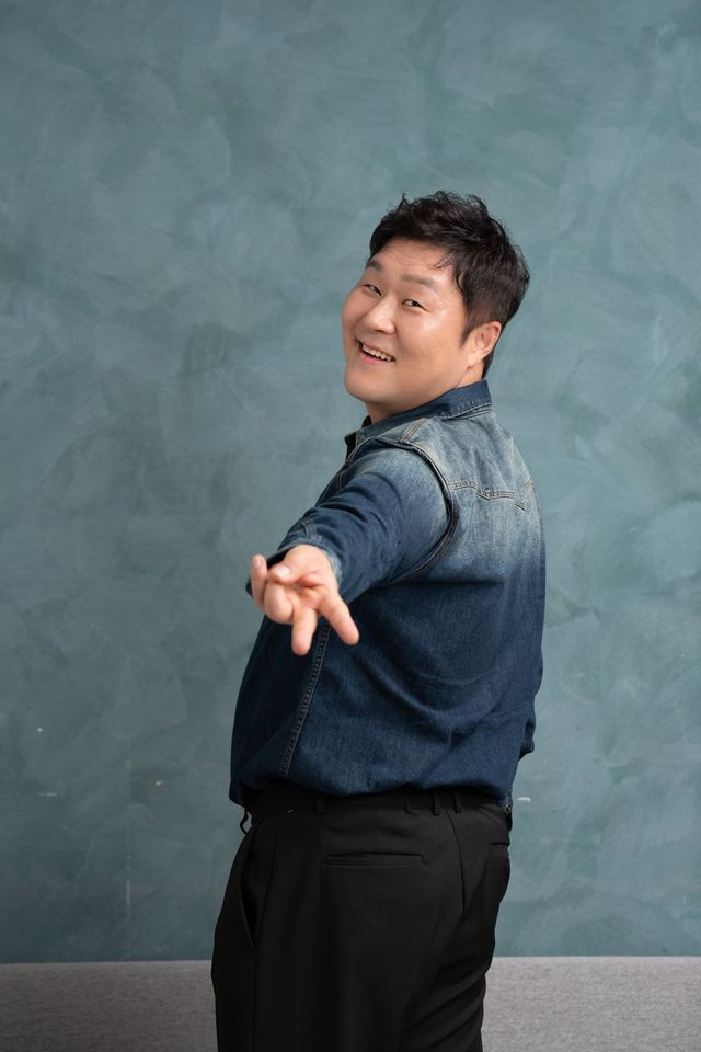 배우 윤경호.
