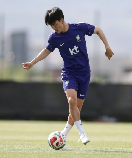 디 애슬레틱은 한국축구대표팀이 북중미월드컵서 15위에 오를 것이라고 예측했다. 지난달 31일 트리니다드토바고와 평가전서 손흥민과 황인범(사진)이 각각 득점력과 컨디션 회복을 보였다는 사실에 높은 점수를 줬다. 사진제공│대한축구협회