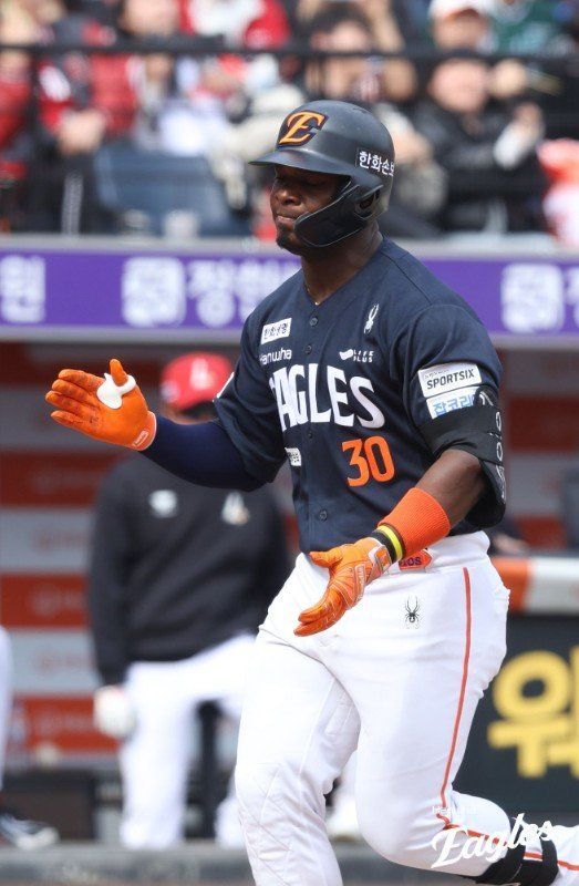 한화 외국인 타자 요나단 페라자가 6월 6경기에서 타율 0.429, 2홈런, 8타점 등을 기록하며 반등에 성공했다. 사진제공｜한화 이글스