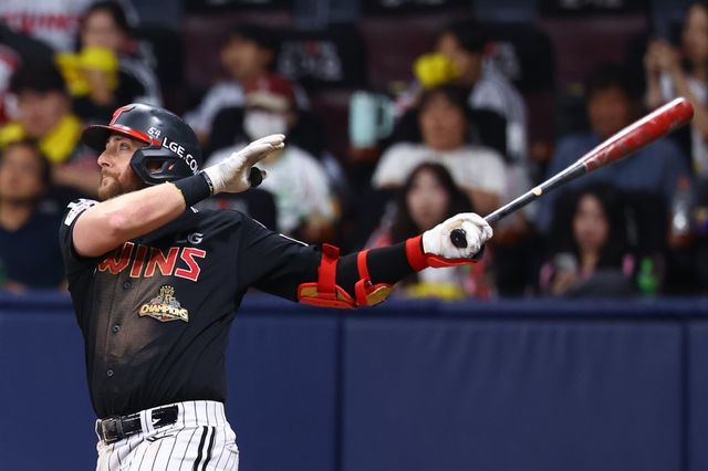 LG 트윈스 오스틴 딘이 허리 불편감으로 10일 잠실구장서 열릴 ‘2026 신한 SOL KBO 올스타전’ 컴투스프로야구 홈런더비에 출전하지 못한다. 뉴시스