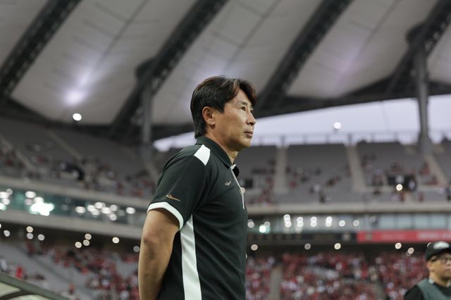김기동 서울 감독은 12일 서울월드컵경기장서 열린 강원전서 0-0으로 비겼지만 “선수들이 더위를 이겨내고 강원을 많이 힘들게 했다”며 아쉬워하지 않았다. 사진제공│한국프로축구연맹