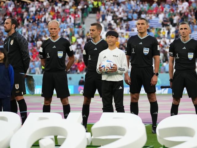 전북 특급 유망주 김예건(왼쪽 4번째)은 FIFA가 뽑은 ‘매치볼키즈’에 뽑혀 2022카타르월드컵을 직관하는 영광을 누리기도 했다. 사진출처｜김예건 인스타그램