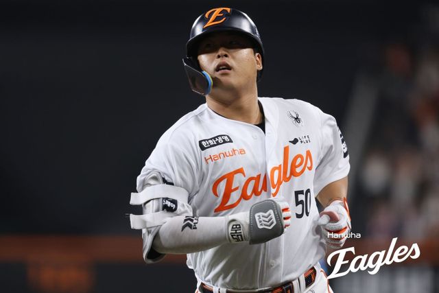 한화 강백호는 1일 대전 KT전서 시즌 20호 홈런을 터트렸다. 개인 커리어 두 번째 전반기 20홈런을 달성하며 프로 데뷔 첫 30홈런을 향한 순항을 어이겄다. 사진제공｜한화 이글스