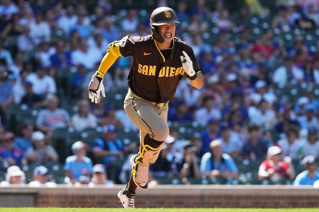San Diego Padres‘ Sung-Mun Song of South Korea, runs as he grounds out by Chicago Cubs shortstop Dansby Swanson during the eighth inning of a baseball game in Chicago, Wednesday, July 1, 2026. (AP Photo/Nam Y. Huh)