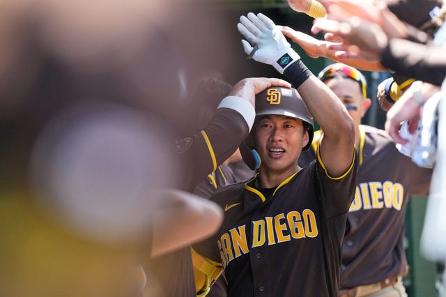 San Diego Padres‘ Sung-Mun Song, of South Korea, celebrates with teammates after hitting a solo home run during the fifth inning of a baseball game against the Chicago Cubs in Chicago, Wednesday, July 1, 2026. (AP Photo/Nam Y. Huh)