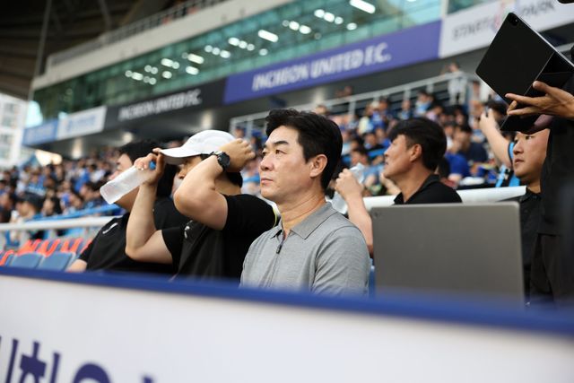 인천 윤정환 감독은 29일 김포와 코리아컵 홈경기서 0-1로 패한 뒤에도 “선수들은 최선을 다했다”고 말했다. 사진제공｜한국프로축구연맹