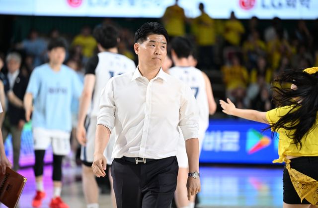 조상현 LG 감독은 2025~2026시즌 4강 PO 탈락을 자양분으로 삼아 더 철저한 시즌 준비를 약속했다. 사진제공｜KBL