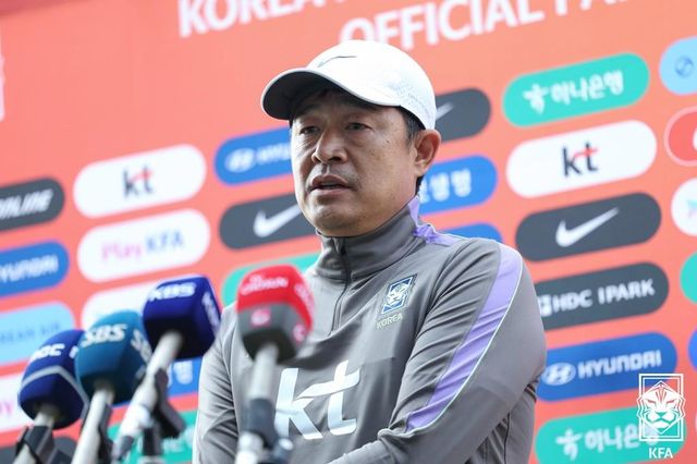 U-23 축구대표팀이 9일 9월 아이치·나고야아시안게임에 나설 최종 엔트리 23명을 발표했다. 핵심 역할을 해줄 유럽파 9명의 합류에 이민성 감독(사진)은 사상 첫 대회 4연패를 반드시 달성하겠다고 다짐했다. 사진제공│대한축구협회
