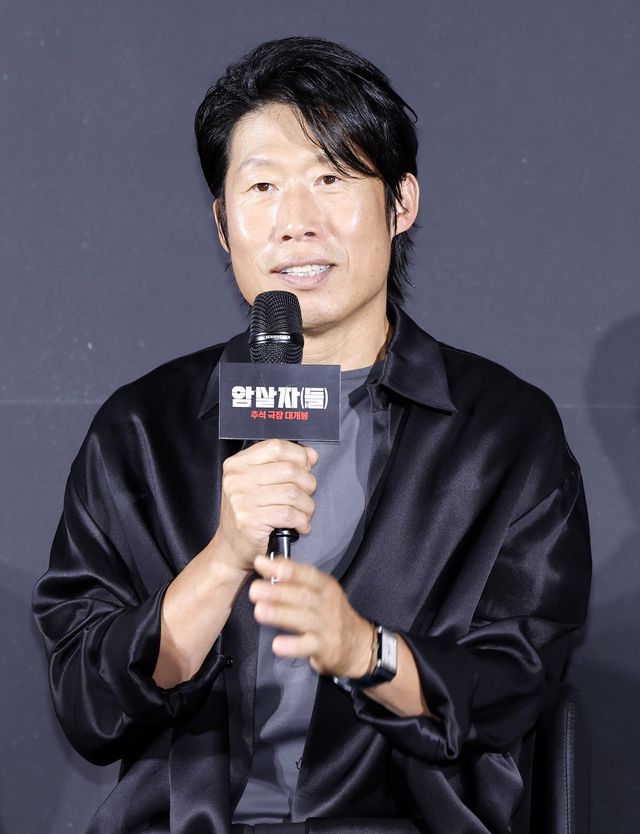 [서울=뉴시스] 김혜진 기자 = 배우 유해진이 10일 오전 서울 용산구 CGV용산아이파크몰에서 열린 영화 ‘암살자(들)’ 제작보고회에서 인사말을 하고 있다. 2026.08.10. jini@newsis.com