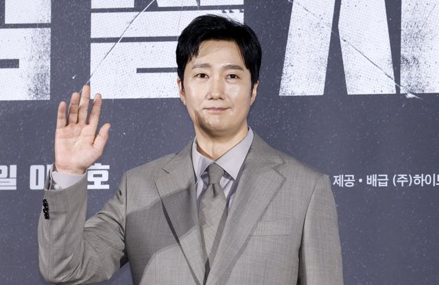 [서울=뉴시스] 김혜진 기자 = 배우 박해일이 10일 오전 서울 용산구 CGV용산아이파크몰에서 열린 영화 ‘암살자(들)’ 제작보고회에서 포즈를 취하고 있다. 2026.08.10. jini@newsis.com