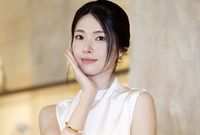 [서울=뉴시스] 김혜진 기자 = 배우 하영이 29일 오전 서울 강남구 폴렌느 서울에서 열린 아틀리에 오픈 기념 포토 행사에서 포즈를 취하고 있다. 2026.06.29. jini@newsis.com