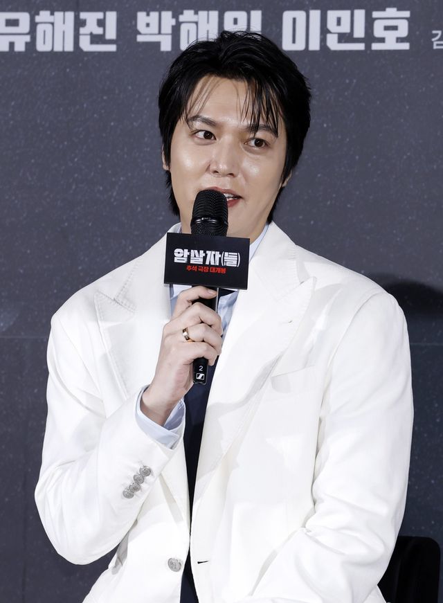 [서울=뉴시스] 김혜진 기자 = 배우 이민호가 10일 오전 서울 용산구 CGV용산아이파크몰에서 열린 영화 ‘암살자(들)’ 제작보고회에서 인사말을 하고 있다. 2026.08.10. jini@newsis.com