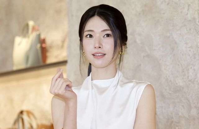 [서울=뉴시스] 김혜진 기자 = 배우 하영이 29일 오전 서울 강남구 폴렌느 서울에서 열린 아틀리에 오픈 기념 포토 행사에서 포즈를 취하고 있다. 2026.06.29. jini@newsis.com