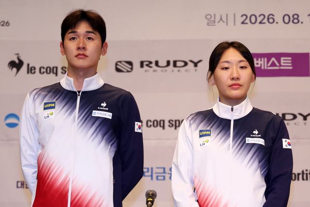 한국 근대5종대표팀 전웅태(왼쪽)와 성승민이 13일 진천 국가대표선수촌서 열린 선수촌서 열린 2026아이치·나고야아시안게임 미디어데이서 취재진의 질문에 응답하고 있다. 진천│뉴시스