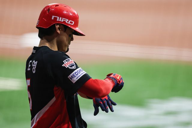 KIA 김도영이 23일 고척 키움전서 타석에 들어설 준비를 하고 있다. 사진제공｜KIA 타이거즈