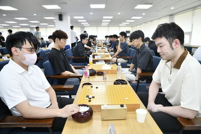 1차 예선 일반조 대국 모습. 사진제공 ｜한국기원