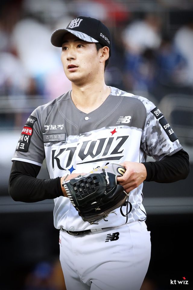 올 시즌 홀드왕 경쟁은 LG 김진성, 우강훈, KT 스기모토 코우키(사진), 삼성 이승민이 이끌고 있다. 4명 모두 첫 타이틀 도전이다. 사진제공ㅣKT 위즈
