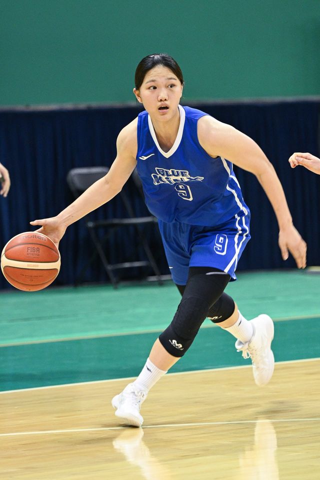 삼성생명 유하은이 6일 부천체육관서 열린 아란마레와 ‘2026 ticketLINK WKBL 퓨처스리그’ 결승에서 드리블하고 있다. 사진제공｜WKBL