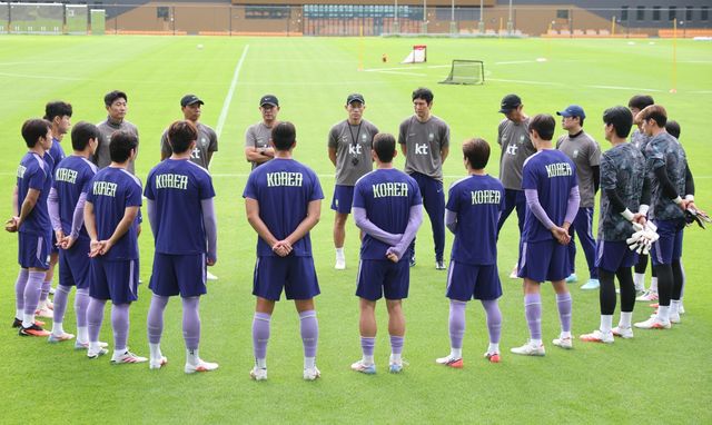 U-23 축구대표팀은 15일 일본 나고야의 미즈호공원 럭비경기장에서 열릴 카타르와 2026아이치·나고야아시안게임 조별리그 D조 1차전서 대회 4연패를 향한 첫 걸음을 내딛는다. 1일 천안 코리아풋볼파크서 담금질을 하는 모습. 천안│뉴시스