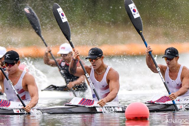 한국 카누대표팀이 24일 미요시호 카누 경기장서 열린 2026아이치·나고야아시안게임 카누 스프린트 남자 카약 4인승 500m 결선(파이널 A)서 1분22초587의 기록으로 중국(1분22초842)을 0.255초 차로 따돌리고 금메달을 차지했다. 사진제공｜2026아이치·나고야아시안게임 조직위원회