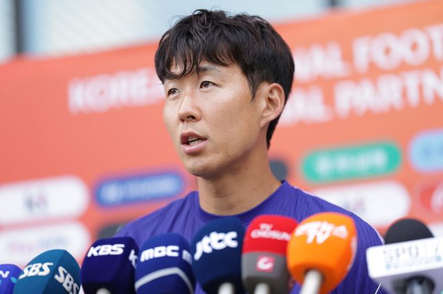 축구국가대표팀 공격수 손흥민이 23일 코리아풋볼파크서 취재진의 질문에 답하고 있다. 사진제공｜대한축구협회