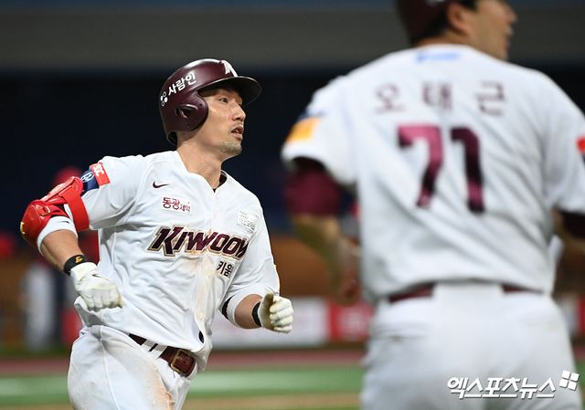 내야수 서건창이 15일 KIA와 총액 1억 2000만원에 계약을 맺었다. 서건창의 키움 시절 모습. 사진=엑스포츠뉴스 DB