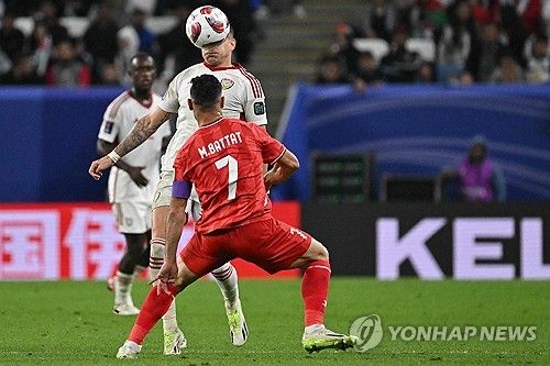 과거 한국 축구대표팀을 이끌었던 파울루 벤투 현 UAE 감독이 19일 열린 팔레스타인과의 2023 AFC 아시안컵 조별리그 2차전에서 퇴장을 당했다. 이번 대회에서 퇴장당한 감독은 벤투 감독이 처음이다. 사진 연합뉴스