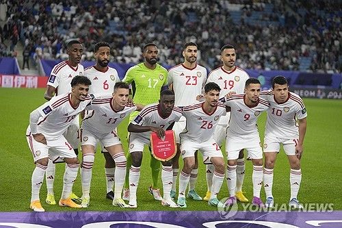 과거 한국 축구대표팀을 이끌었던 파울루 벤투 현 UAE 감독이 19일 열린 팔레스타인과의 2023 AFC 아시안컵 조별리그 2차전에서 퇴장을 당했다. 이번 대회에서 퇴장당한 감독은 벤투 감독이 처음이다. 사진 연합뉴스