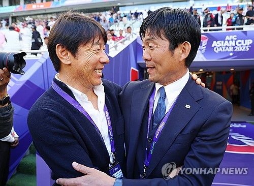 신태용 감독이 이끄는 인도네시아 축구대표팀이 2023 아시아축구연맹 카타르 아시안컵에서 16강 진출에 성공했다. D조 3위를 차지한 인도네이사는 F조 3위 오만을 승점에서 따돌리며 이번 대회 맨 마지막으로 토너먼트에 합류하는 팀이 됐다. 인도네시아 대표팀이 아시안컵 조별리그를 통과하기는 이번이 처음이다. 연합뉴스