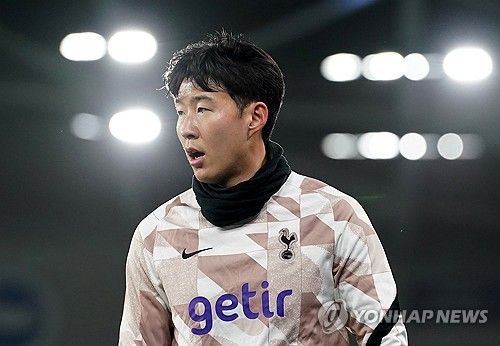 맨체스터 시티가 27일 영국 런던 토트넘 홋스퍼 스타디움에서 열린 토트넘 홋스퍼와의 2023-24시즌 FA컵 32강 맞대결서 네이선 아케의 결승골로 1-0 승리했다. 2018년 10월 이후 약 6년 동안 토트넘 원정서 무득점, 무승을 기록했던 맨시티는 이 경기로 징크스를 깨뜨리고 대회 16강에 진출했다. 런던 연합뉴스