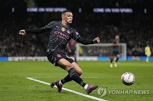 맨체스터 시티가 27일 영국 런던 토트넘 홋스퍼 스타디움에서 열린 토트넘 홋스퍼와의 2023-24시즌 FA컵 32강 맞대결서 네이선 아케의 결승골로 1-0 승리했다. 2018년 10월 이후 약 6년 동안 토트넘 원정서 무득점, 무승을 기록했던 맨시티는 이 경기로 징크스를 깨뜨리고 대회 16강에 진출했다. 런던 연합뉴스