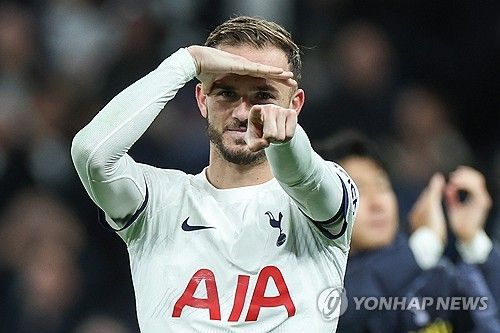 맨체스터 시티가 27일 영국 런던 토트넘 홋스퍼 스타디움에서 열린 토트넘 홋스퍼와의 2023-24시즌 FA컵 32강 맞대결서 네이선 아케의 결승골로 1-0 승리했다. 2018년 10월 이후 약 6년 동안 토트넘 원정서 무득점, 무승을 기록했던 맨시티는 이 경기로 징크스를 깨뜨리고 대회 16강에 진출했다. 런던 연합뉴스