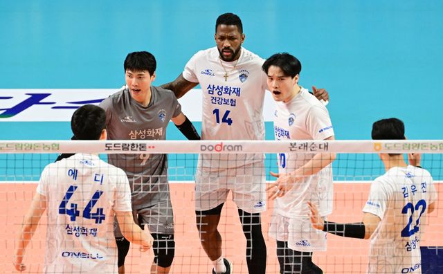31일 우리카드전에 출전한 남자프로배구 삼성화재 선수들. KOVO 제공