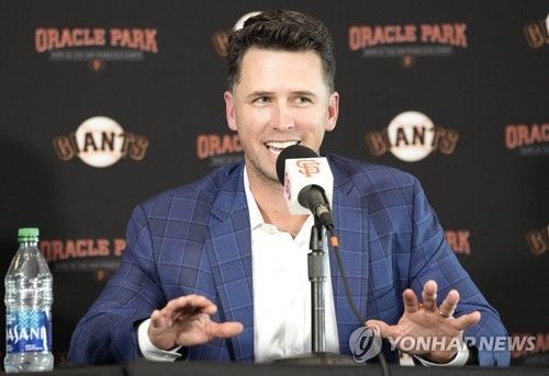 미국 메이저리그 샌프란시스코 자이언츠가 1일(한국시간) 구단 신임 사장으로 2009년부터 2021년까지 팀의 주전 포수로 활약했던 레전드 버스터 포지를 선임헸다. 사진 연합뉴스