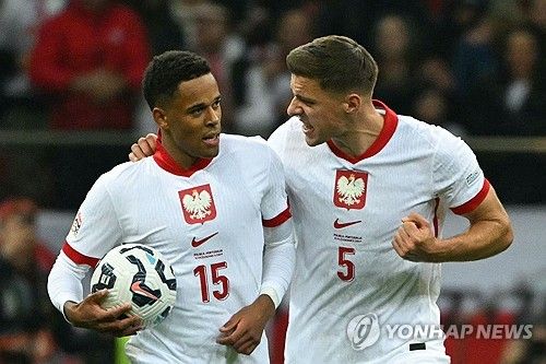 포르투갈이 13일(한국시간) 폴란드 바르샤바에 있는 국립경기장에서 열린 폴란드와의 2024-2025시즌 유럽축구연맹(UEFA) 네이션스리그 리그 A 1조 3차전에서 3-1로 완승을 거뒀다.&nbsp;연합뉴스