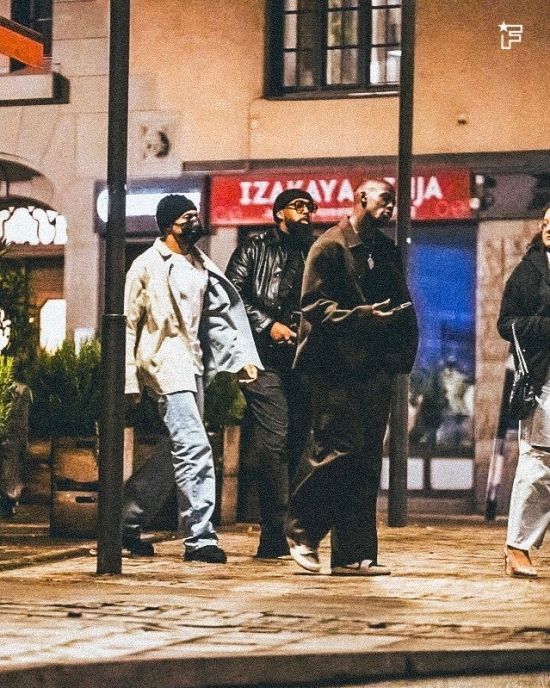 프랑스 매체 '풋 메르카토'는 12일(한국시간) 프랑스 대표팀에 불참 후 레알 마드리드 경기를 소화한 음바페가 이번엔 A매치 기간에 스웨덴 수도 스톡홀롬의 한 나이트클럽을 찾은 것이 목격됐다고 보도했다.&nbsp; 이날 스웨덴 매체 '아프톤블라데'가 음바페가 목요일 밤 스톡홀름의 식당에서 시간을 보내고 한 나이트클럽으로 향하는 사진을 공개했다.&nbsp;풋메르카토