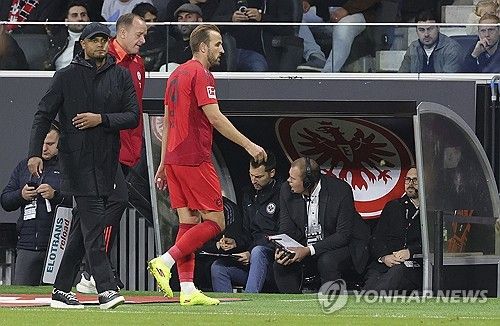 영국 매체 더 타임즈가 15일(한국시간) 잉글랜드축구협회(FA)가 과르디올라 감독과 비공식적으로 연락해 다음 대표팀 감독직에 관해 대화를 나눴다고 전했다.&nbsp;연합뉴스