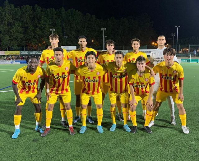 한국인 유망주 김민수의 스페인 라리가 데뷔가 임박했다. 그의 소속팀 지로나는 20일 오전 1시30분 레알 소시에다드와 홈 경기를 치르는데 김민수는 이 경기 대비 훈련에 참가한 것으로 알려졌다. 김민수가 출격하면 한국인 라리가 8호가 된다. 이천수, 이호진, 박주영, 김영규, 이강인, 백승호, 기성용이 앞서 라리가에서 데뷔한 한국 선수들이다. 지로나