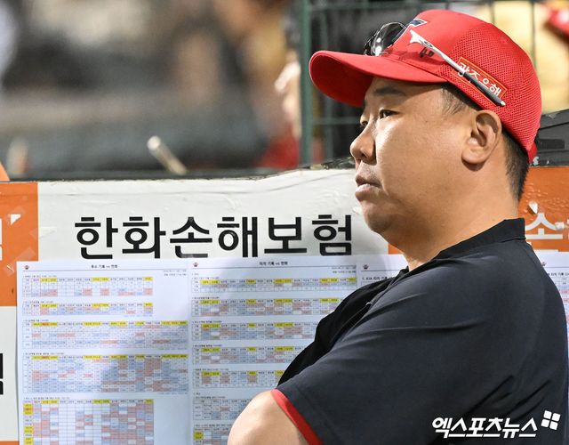 이범호 KIA 감독은 19일 삼성이 LG를 3승1패로 꺾고 한국시리즈 진출을 확정지은 뒤 '삼성이 플레이오프 1~2차전을 이기면서 한국시리즈에서 붙을 팀이 되겠다고 생각했다'며 LG 선수들이 준플레이오프 5차전을 치르고 올라와 다소 지친 느낌 받았음음 알렸다. 엑스포츠뉴스DB