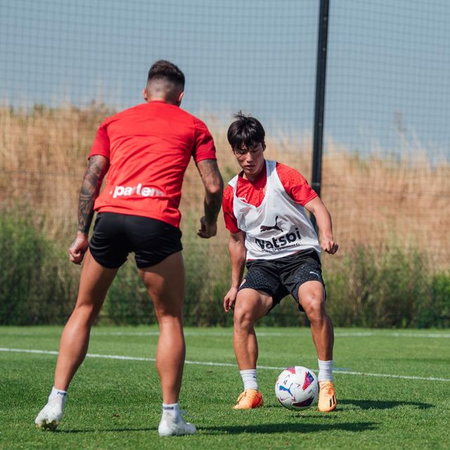 한국인 유망주 김민수의 스페인 라리가 데뷔가 임박했다. 그의 소속팀 지로나는 20일 오전 1시30분 레알 소시에다드와 홈 경기를 치르는데 김민수는 이 경기 대비 훈련에 참가한 것으로 알려졌다. 김민수가 출격하면 한국인 라리가 8호가 된다. 이천수, 이호진, 박주영, 김영규, 이강인, 백승호, 기성용이 앞서 라리가에서 데뷔한 한국 선수들이다. 지로나