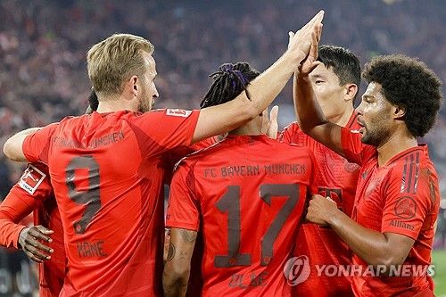 뮌헨이 20일(한국시간) 독일 바이에른주 뮌헨에 있는 알리안츠 아레나에서 열린 슈투트가르트와의 2024-2025시즌 분데스리가 7라운드 홈 경기에서 4-0 대승을 거뒀다.&nbsp;김민재는 이날 역시 중앙 수비수로 선발 출장해 풀타임 활약하며 팀의 무실점 승리를 이끌었다. 올 시즌 리그 전 경기 선발 중인 그는 1라운드 볼프스부르크 원정을 제외하고 6경기 연속 풀타임 출전했다.&nbsp;연합뉴스