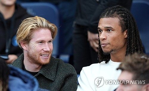 조세 무리뉴 페네르바체 감독이 23일(한국시간) 튀르키예 이스탄불에 있는 칸 바르투 훈련 센터에서 열린 페네르바체와 맨체스터 유나이티드의 2024-2025시즌 유럽축구연맹(UEFA) 유로파리그 리그 페이즈 3차전을 앞두고 열린 기자회견에서 여전히 자신이 맨유에서 우승할 수 있다고 말했다. 연합뉴스