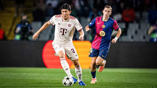 에베를 디렉터가 24일(한국시간) 스페인 바르셀로나에 있는 에스타디 올림피크 루이스 콤파니스에서 열린 바르셀로나와의 2024-2025시즌 유럽축구연맹(UEFA) 챔피언스리그 리그 페이즈 3차전에서 하피냐에게 해트트릭을 허용하며 1-4 완패를 당한 뒤, 기자들의 질문에 분노했다. 뮌헨