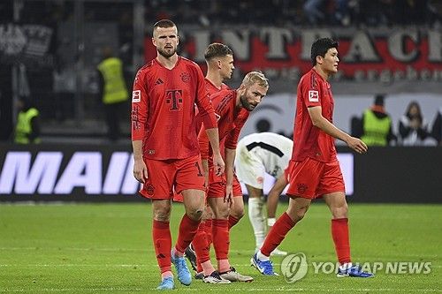 프랑스 언론 '레퀴프'가 지난 7일(한국시간) 허벅지 부상을 당한 우파메카노가 다가오는 A매치 휴식기에 프랑스 축구 국가대표팀에 합류하지 않을 예정이라고 보도했다.&nbsp;우파메카노의 부상이 길어질 경우, 김민재는 에릭 다이어와 중앙 수비 조합을 맞추게 된다. 연합뉴스