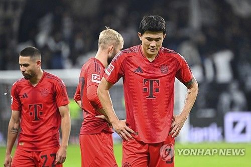 프랑스 언론 '레퀴프'가 지난 7일(한국시간) 허벅지 부상을 당한 우파메카노가 다가오는 A매치 휴식기에 프랑스 축구 국가대표팀에 합류하지 않을 예정이라고 보도했다.&nbsp;우파메카노의 부상이 길어질 경우, 김민재는 에릭 다이어와 중앙 수비 조합을 맞추게 된다. 연합뉴스