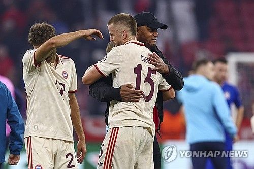 스카이스포츠 독일이 12일(하국시간) 바이에른 뮌헨이 백업 자원으로 밀려난 내년 여름 계약이 끝나면 결별 수순을 밟는다고 전했다.&nbsp;여기에 영국 매체 TBR 풋볼이 뮌헨을 떠날 것이 유력한 다이어가 프리미어리그 3구단의 관심을 받아 프리미어리그로 복귀할 수 있다라고 전했다.&nbsp;