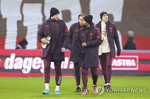 스카이스포츠 독일이 12일(하국시간) 바이에른 뮌헨이 백업 자원으로 밀려난 내년 여름 계약이 끝나면 결별 수순을 밟는다고 전했다.&nbsp;여기에 영국 매체 TBR 풋볼이 뮌헨을 떠날 것이 유력한 다이어가 프리미어리그 3구단의 관심을 받아 프리미어리그로 복귀할 수 있다라고 전했다.&nbsp;